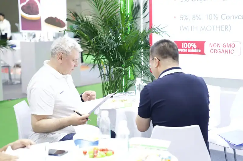 Wellgreen presenting botanical samples to client