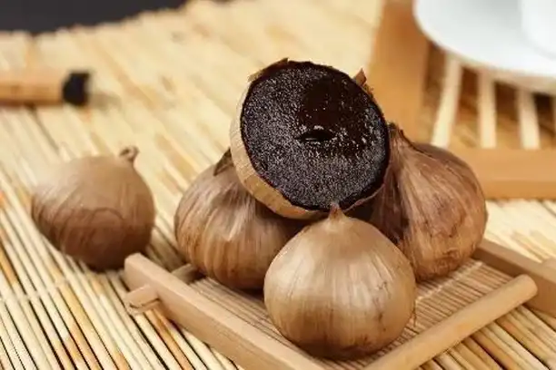 Wat te doen met zwarte knoflook?